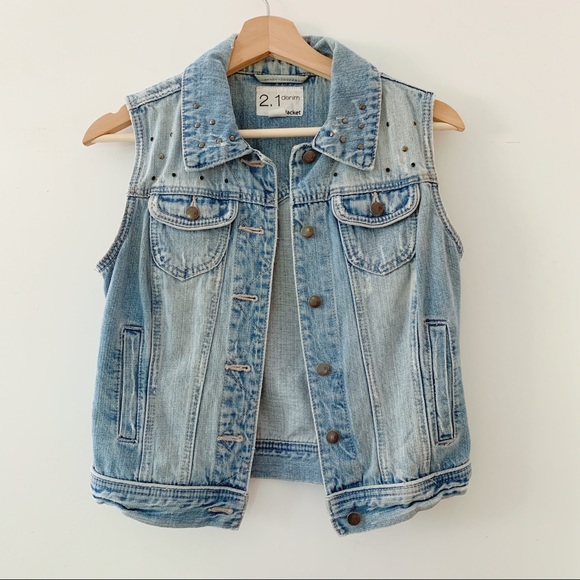 F21↠Studded Denim Vest - Picture 3 of 6